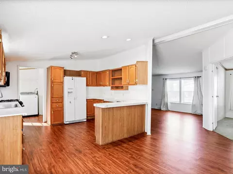 252 Imperial Way, Falling Waters, WV 25419 photo 9