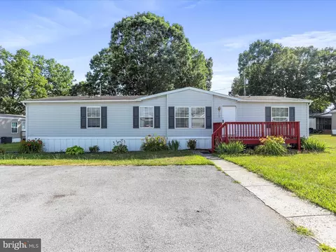 252 Imperial Way, Falling Waters, WV 25419 photo 2