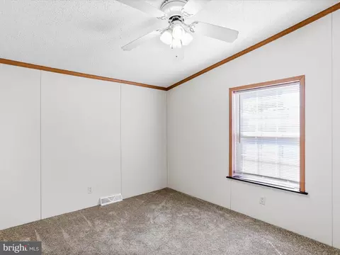 252 Imperial Way, Falling Waters, WV 25419 photo 17