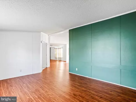 252 Imperial Way, Falling Waters, WV 25419 photo 6