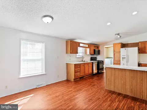 252 Imperial Way, Falling Waters, WV 25419 photo 22
