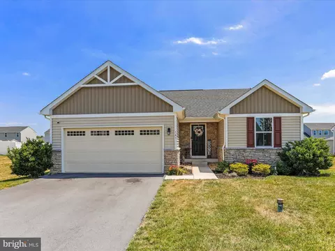 141 Banks Ave, Bunker Hill, WV 25413