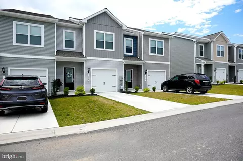 189 Hampstead Blvd, Falling Waters, WV 25419