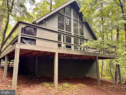 83 Chippewa Trl, Hedgesville, WV 25427