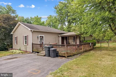 157 Outback Dr, Bunker Hill, WV 25413