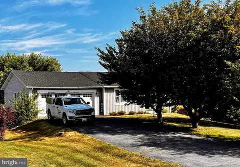 96 Sylvia Ct, Martinsburg, WV 25404