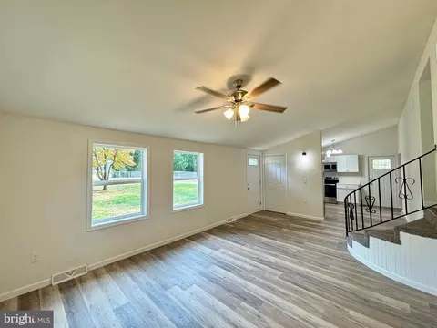 269 Burnside Dr, Falling Waters, WV 25419 photo 9
