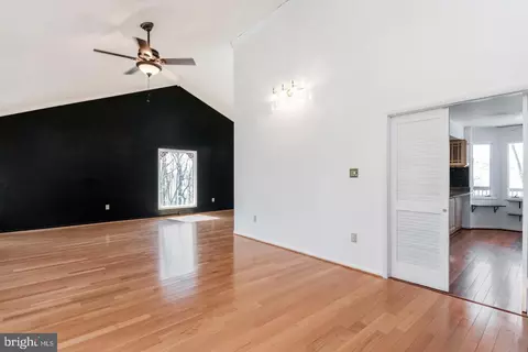 Living - 43 Rio Ln, Falling Waters, WV 25419 photo 4 of 12