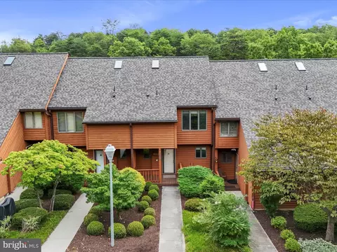 228 Tecumseh Trl, Hedgesville, WV 25427