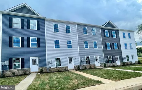 182 White Violet Way, Kearneysville, WV 25430