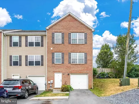 14 Pulpit Ln, Martinsburg, WV 25403