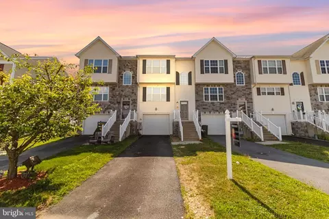 109 Kensington Ter, Martinsburg, WV 25405