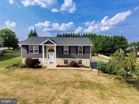 29 Spartan Dr, Martinsburg, WV 25403