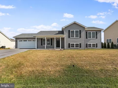 272 Duckwoods Ln, Martinsburg, WV 25403
