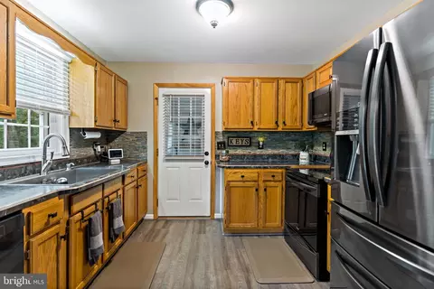 Kitchen - 39 Ripple Way, Falling Waters, WV 25419 photo 1 of 2