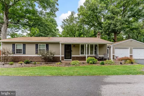 39 Ripple Way, Falling Waters, WV 25419