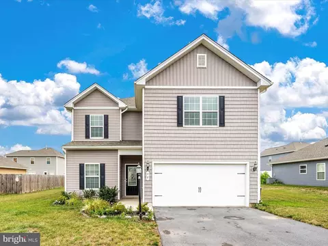 42 Eakins Ln, Martinsburg, WV 25401