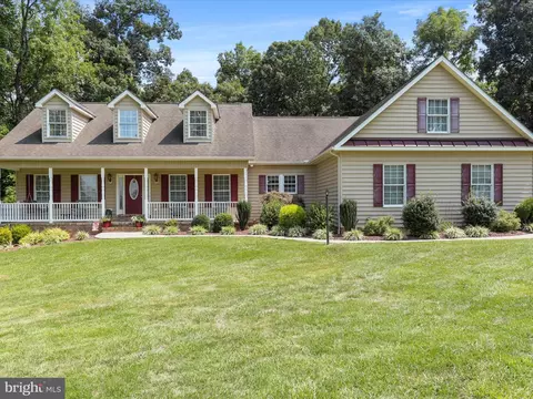 686 Hallmark Dr, Martinsburg, WV 25403