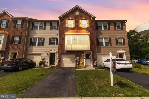 43 Tidewater Ter, Falling Waters, WV 25419
