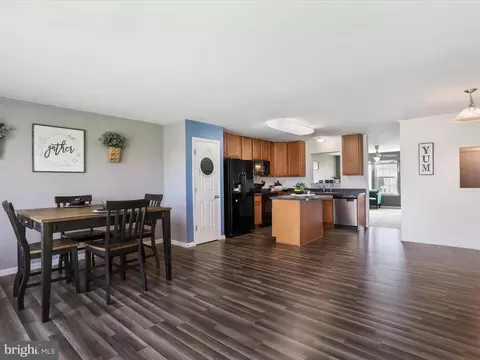 109 Desert Rose Way, Martinsburg, WV 25404