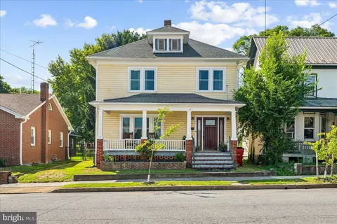 715 New York Ave, Martinsburg, WV 25401