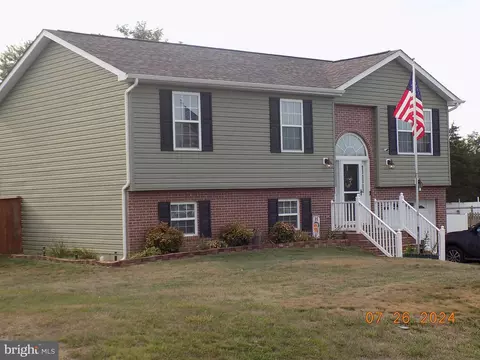 329 Thoreau Dr, Inwood, WV 25428