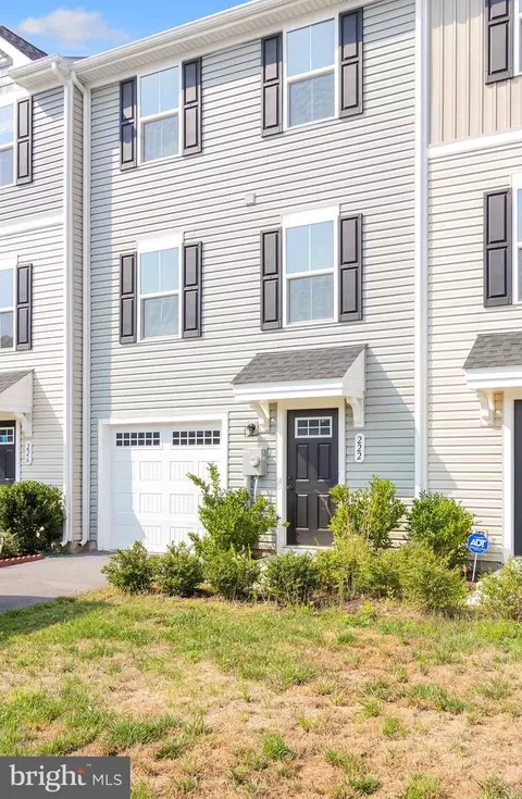 222 Rhea Dr, Martinsburg, WV 25403