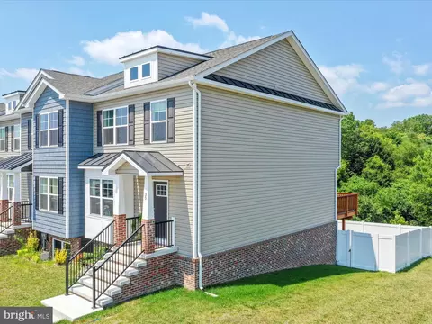 35 Moses Dr, Martinsburg, WV 25405