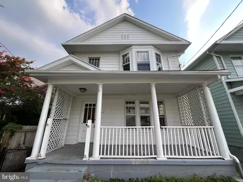 514 W John St, Martinsburg, WV 25401