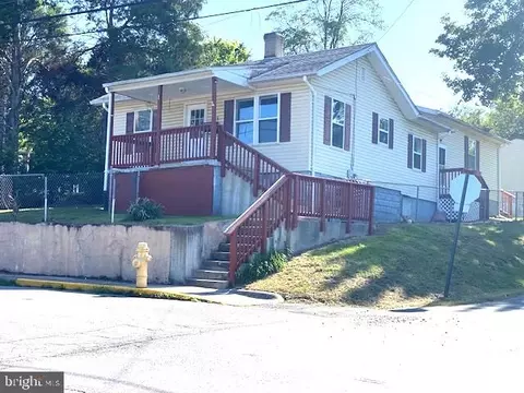 709 3rd St, Martinsburg, WV 25404