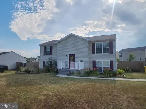72 Eisenhower, Inwood, WV 25428