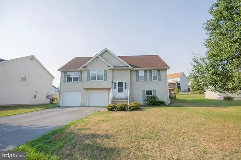 592 Aztec Dr, Martinsburg, WV 25405