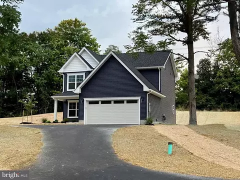 1387 Nipetown Rd, Martinsburg, WV 25403