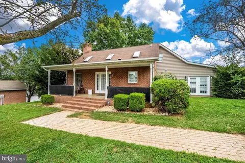 81 Larkspur Ln, Martinsburg, WV 25403