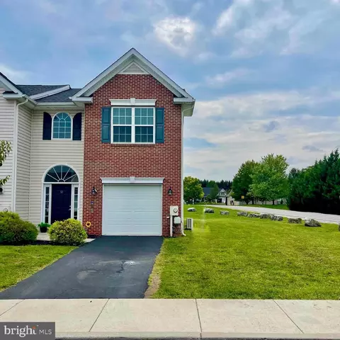 12 Chennault Trl, Falling Waters, WV 25419