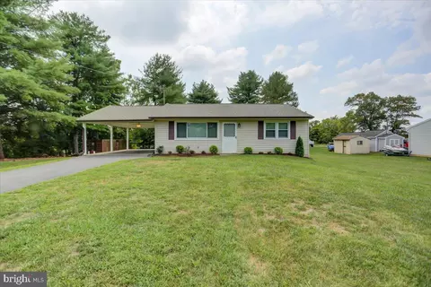 179 Weeping Willow Rd, Falling Waters, WV 25419