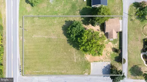 165 Neptune Way, Bunker Hill, WV 25413