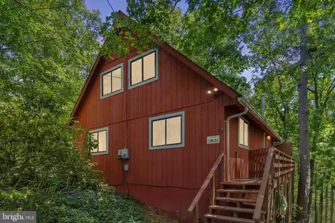 8 Bluff Trl, Gerrardstown, WV 25420