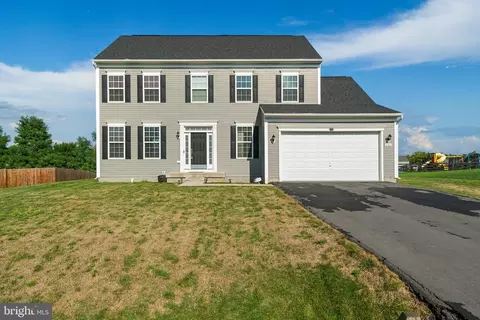 846 Calvert Cir, Bunker Hill, WV 25413