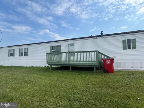 82 Ours Dr, Martinsburg, WV 25405