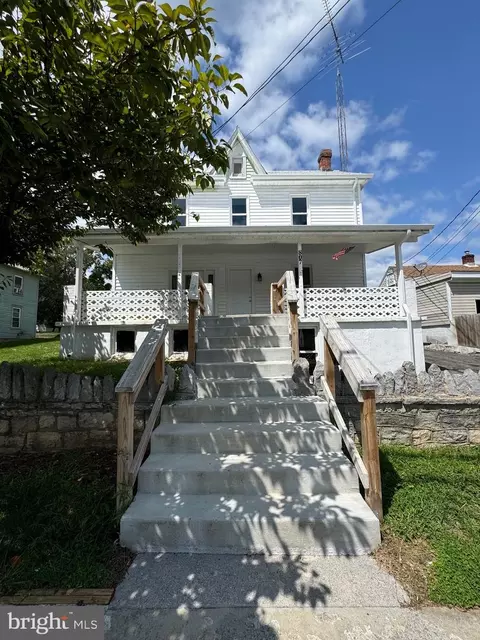 807 W Virginia Ave, Martinsburg, WV 25401
