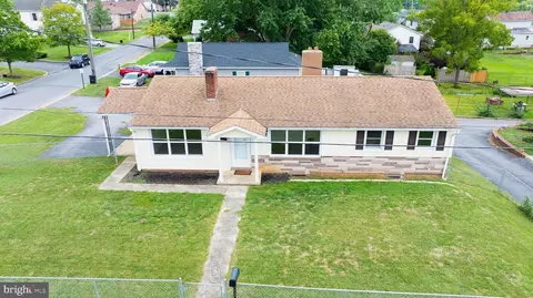 148 Woodbury Ave, Martinsburg, WV 25404