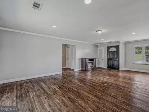 Living - 122 Vision Ln, Falling Waters, WV 25419 photo 4 of 10