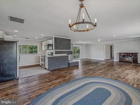 Living - 122 Vision Ln, Falling Waters, WV 25419 photo 7 of 10