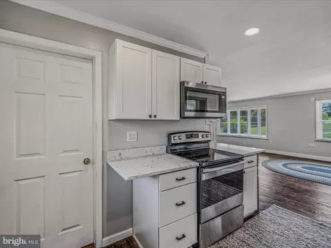 Kitchen - 122 Vision Ln, Falling Waters, WV 25419 photo 3 of 3