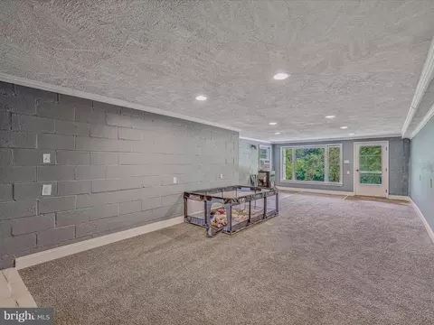 Living - 122 Vision Ln, Falling Waters, WV 25419 photo 8 of 10