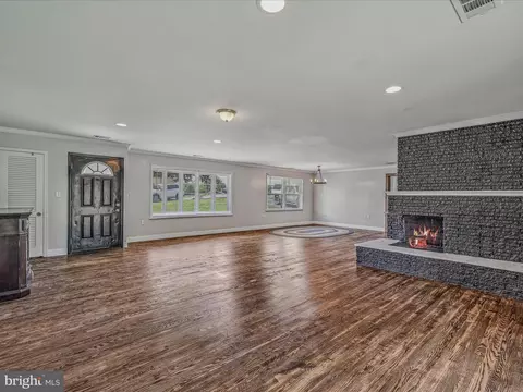 Living - 122 Vision Ln, Falling Waters, WV 25419 photo 2 of 10