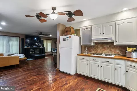 Entry Way - 314 Ashton Dr, Falling Waters, WV 25419 photo 2 of 12
