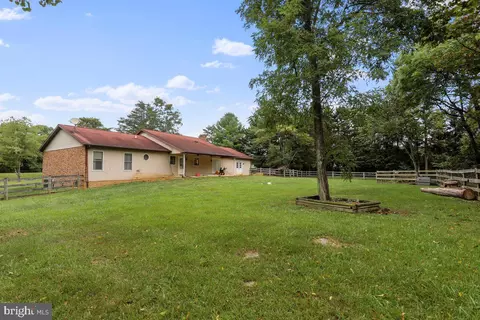 Exterior - 314 Ashton Dr, Falling Waters, WV 25419 photo 2 of 2