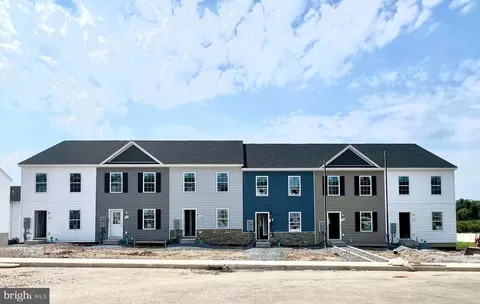 41 Snowdrop Ct, Kearneysville, WV 25430